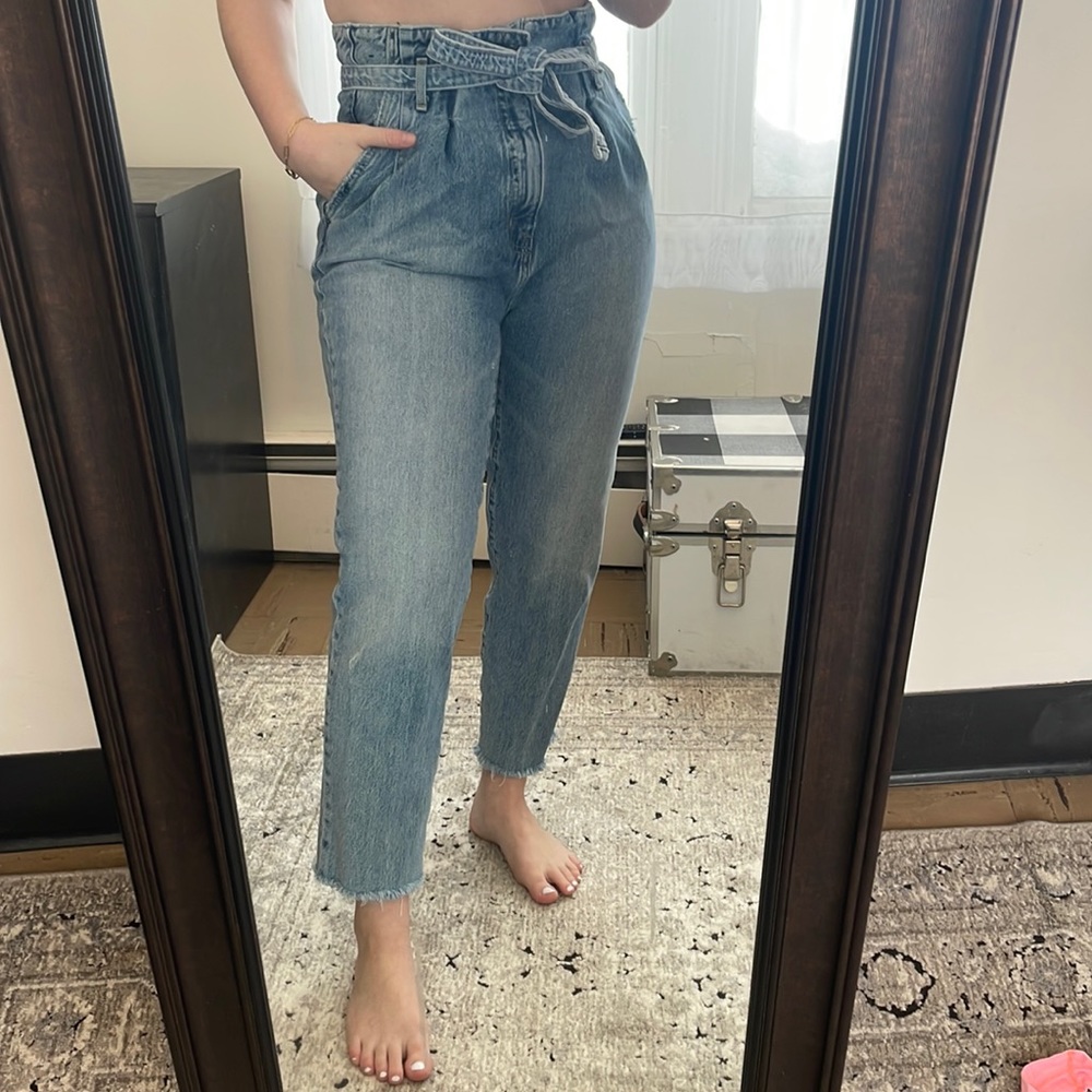 Abercrombie Mom Jeans size 6/28